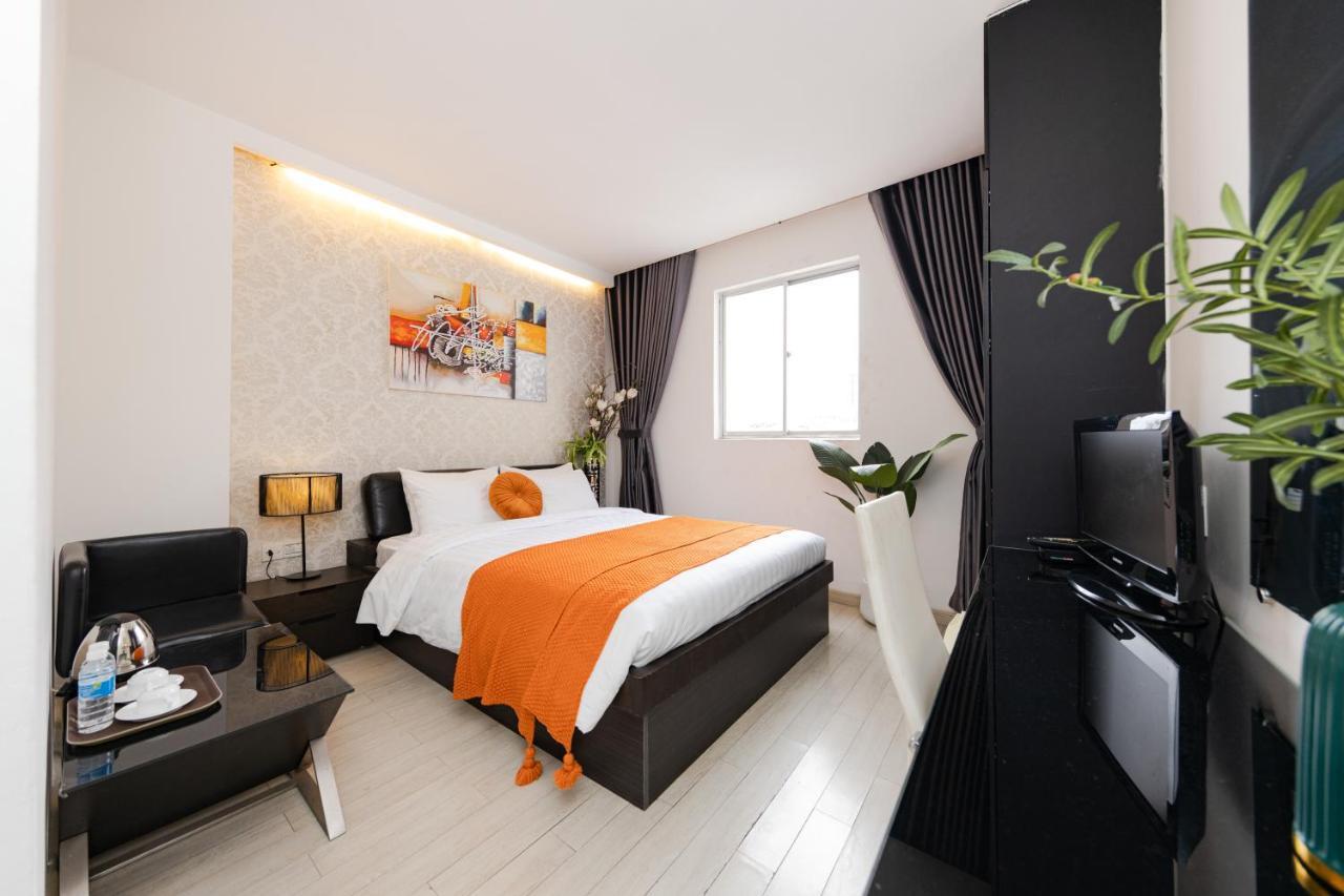 The One Premium Hotel Ho Chi Minh City Bagian luar foto
