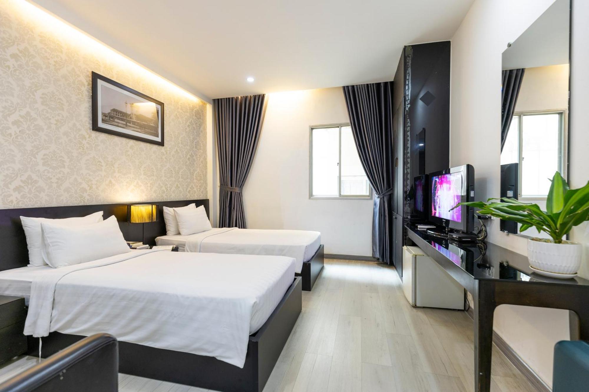 The One Premium Hotel Ho Chi Minh City Bagian luar foto